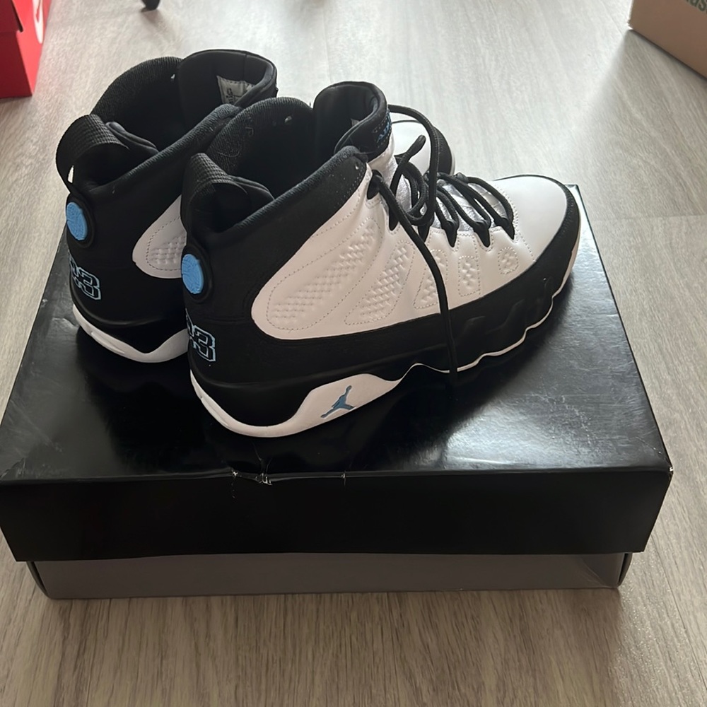 Air Jordan 9 Retro White/University Blue-Black